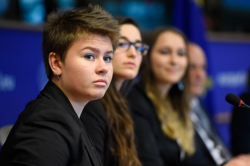 The EYE participants present their conclusions to CULT committee. Radicalisation among young migrants: How can we create a sense of belonging and perspective as new Europeans ?